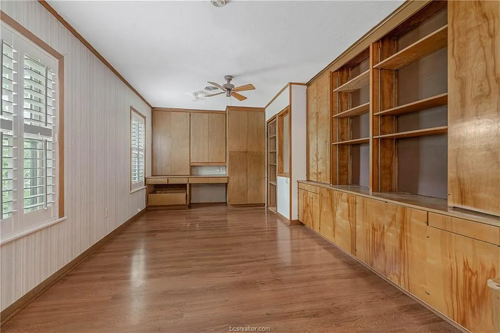 3 bed, 2013 sqft, $2,200 — Photo 3