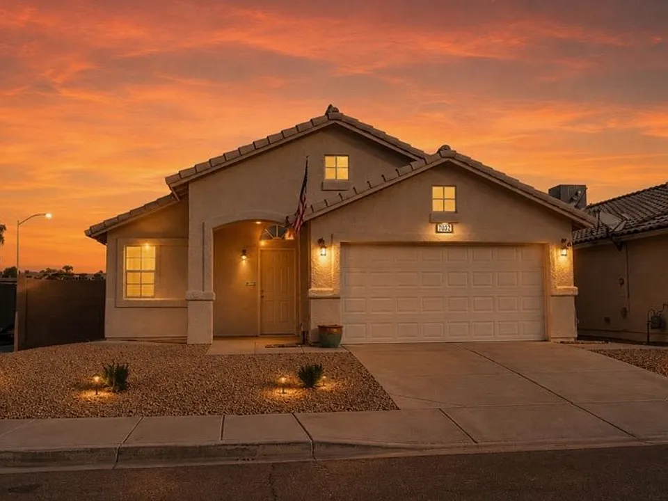 7032 Golden Desert Ave