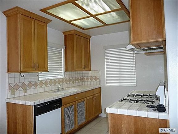 5th image of 157 Bennett Ave
