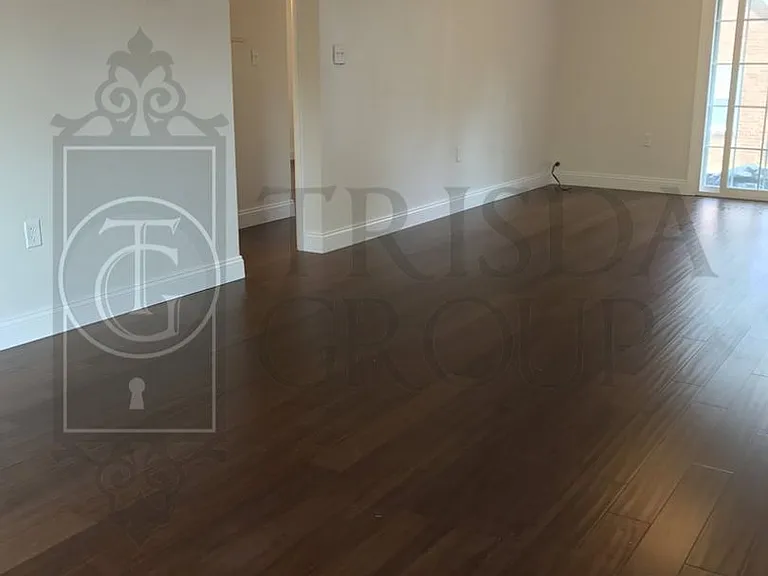 Available Oct 1st Renovated Mt Lebanon 1 Bedroom / 1 Bath Apt+ w/Garage, In Unit Laundry, HW Floo... — Photo 12