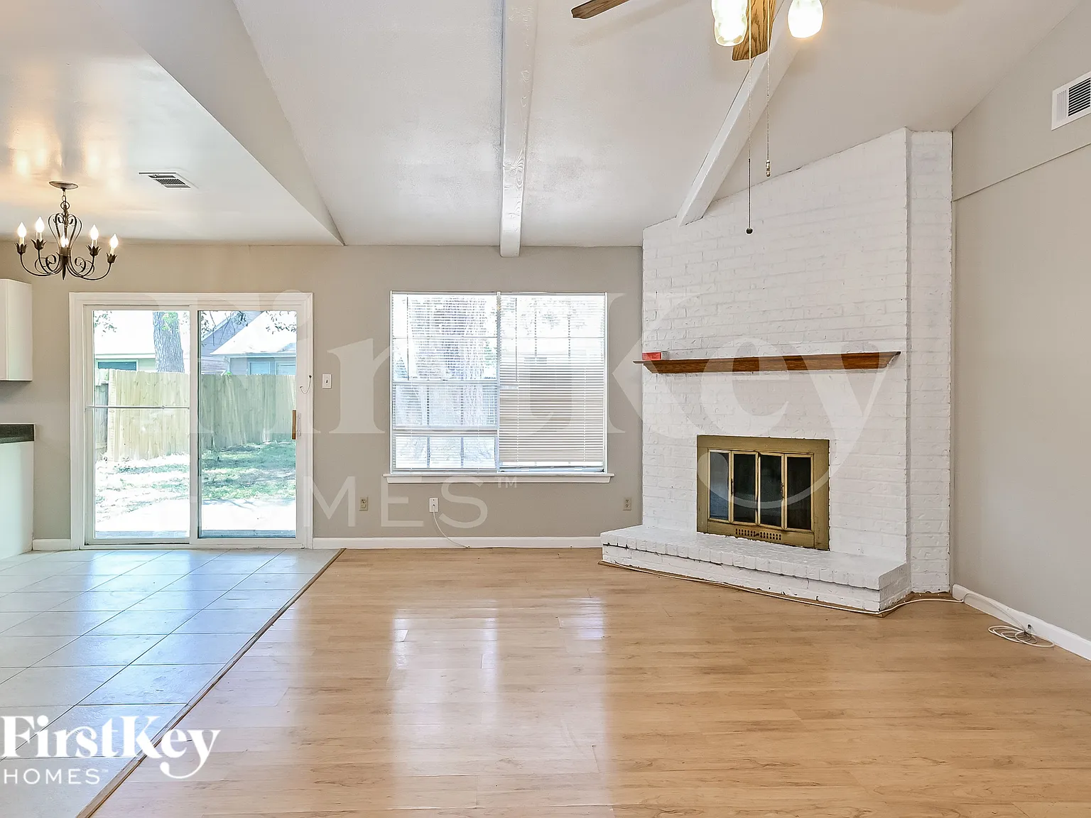 3 bed, 2.0 bath, 1254 sqft, $1,800 — Photo 3
