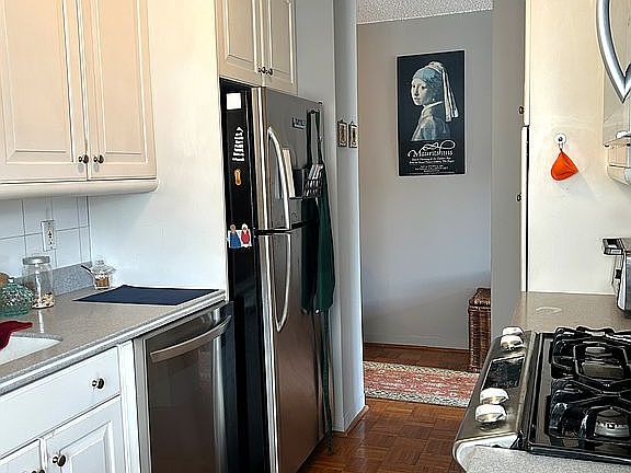 5th image of 170 Rark Row #13D