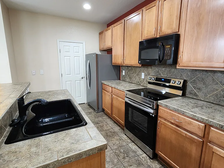 17170 Waterhouse Cir #B — Photo 14