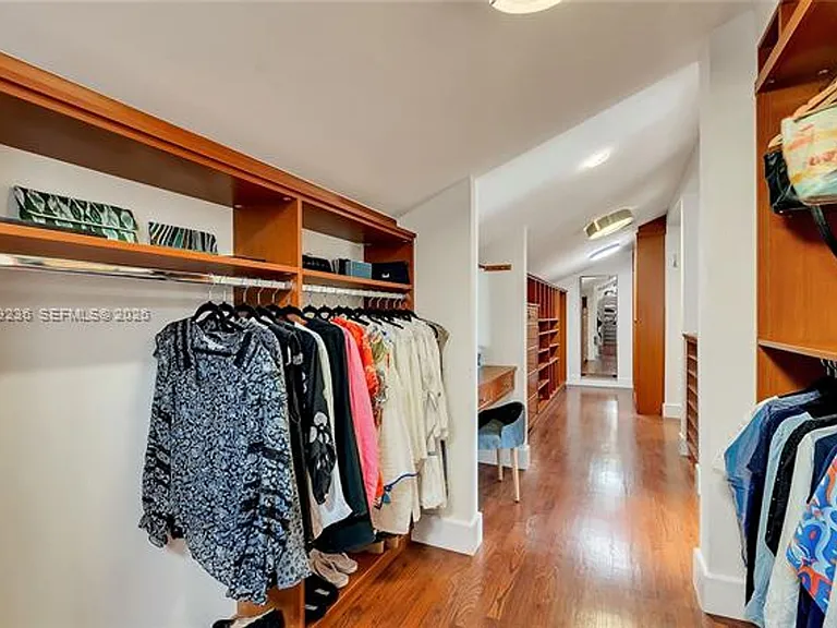 3425 Alhambra Cir — Photo 46