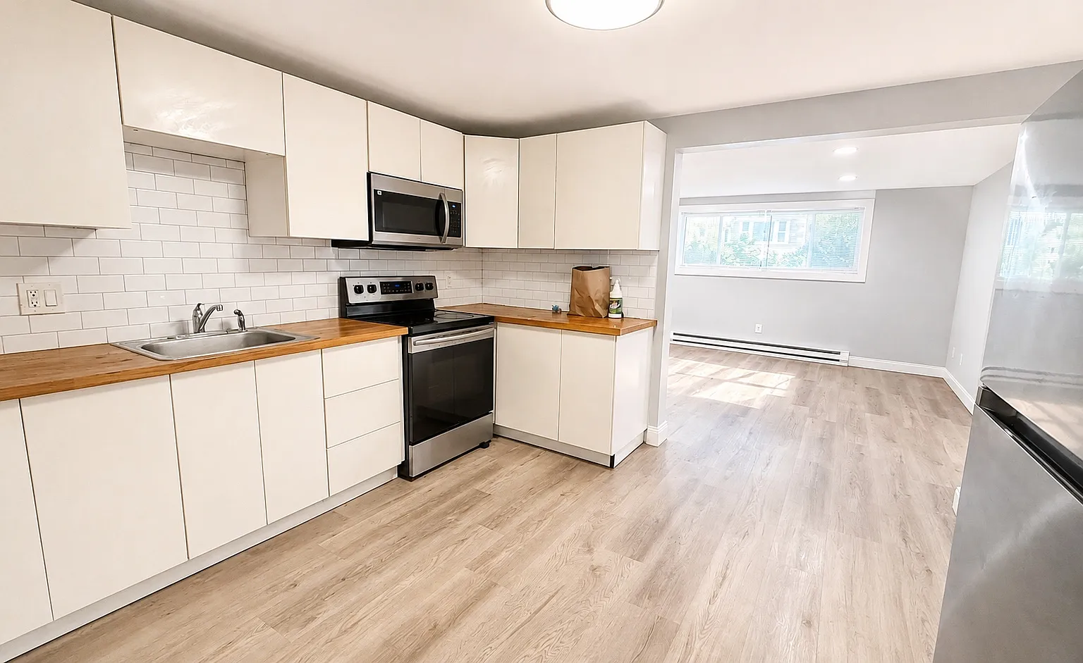 2 bed, 816 sqft, $2,400 — Photo 4