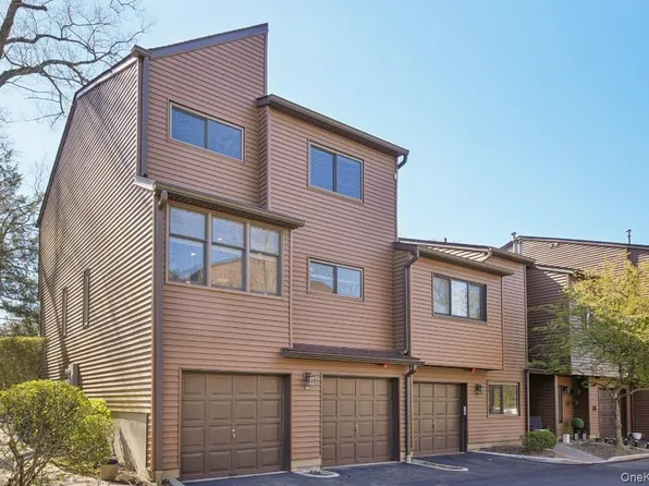 36 Tulip Court, Nanuet, NY 10954