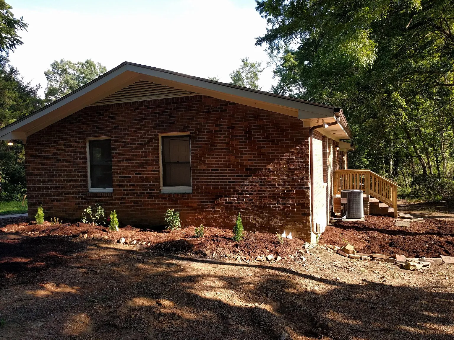 2 bed, 875 sqft, $1,300 — Photo 2