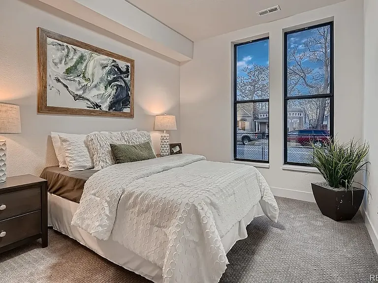 3308 Curtis St — Photo 14