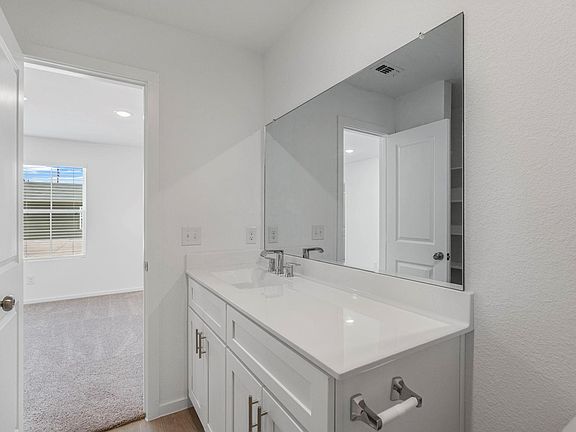 3rd image of 30514 Wolfburn St