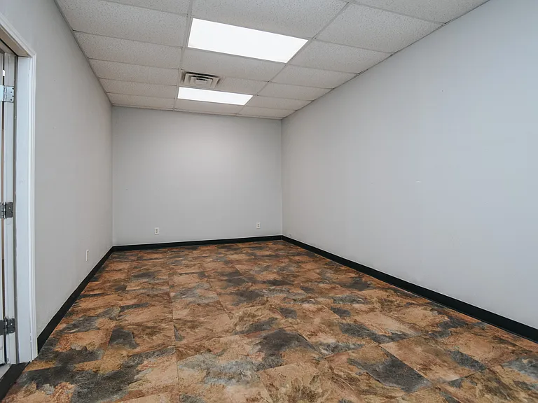 305 Sam Houston Dr #B — Photo 8