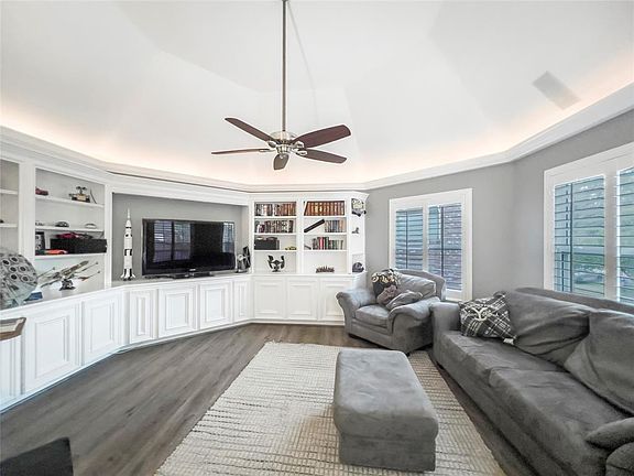 4th image of 2122 Glen Knoll Drive