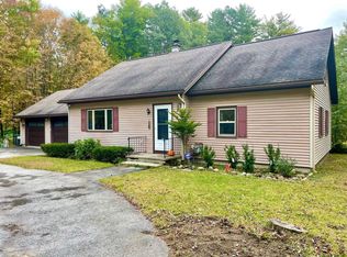 938 W Mountain Rd, Queensbury, NY 12804