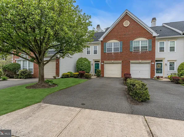 142 S Manor Ct, Wall Township, NJ 07719