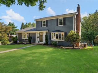70 Sage Dr, Warwick, RI 02886