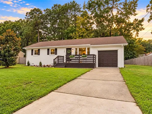 138 W Royce Dr, Chesapeake, VA 23322