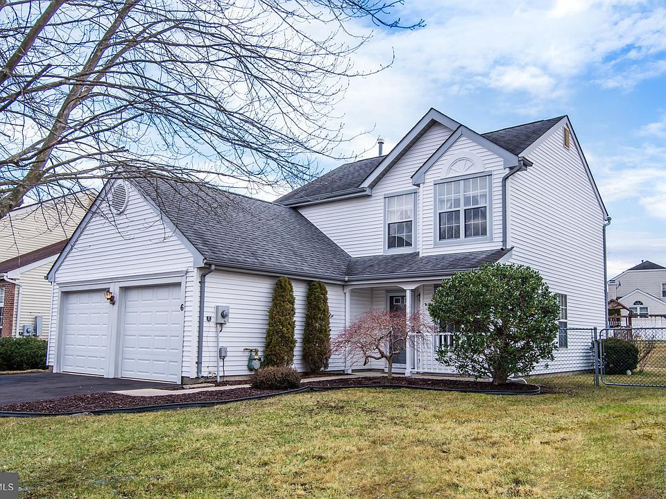 1st image of 6 Tudor Dr