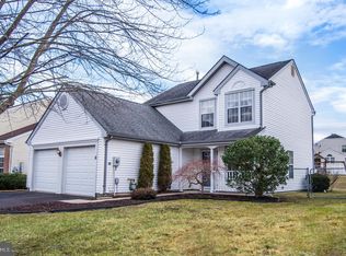 6 Tudor Dr, Burlington, NJ 08016