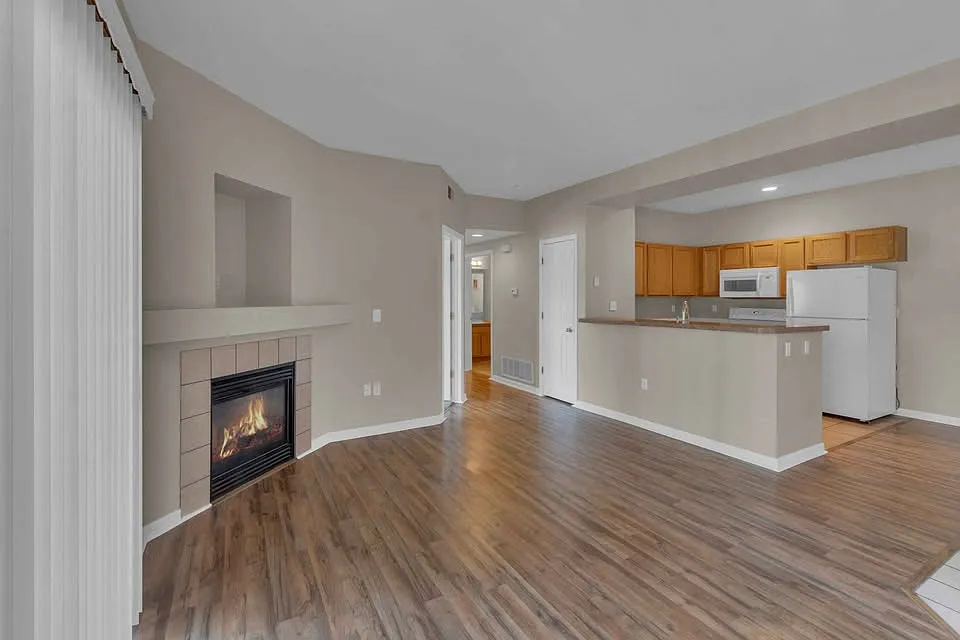 2 bed, 2.0 bath, $1,790 — Photo 2