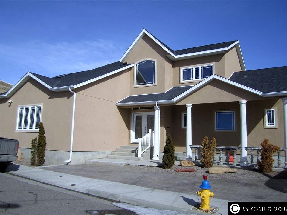 1st image of 840 Wright St