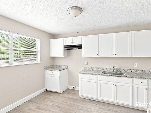 3rd image of 6813 Tinkerbell Ln