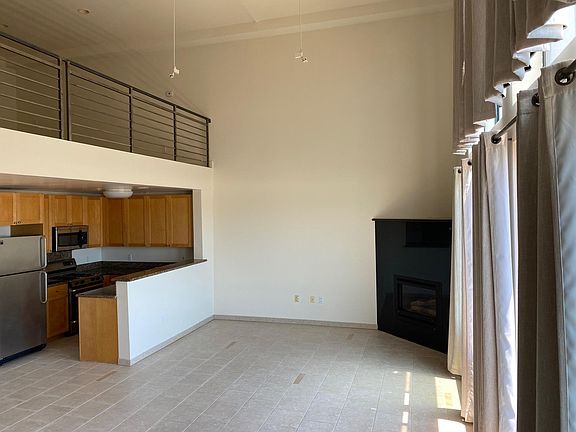 3rd image of 2121 26th St Unit 101