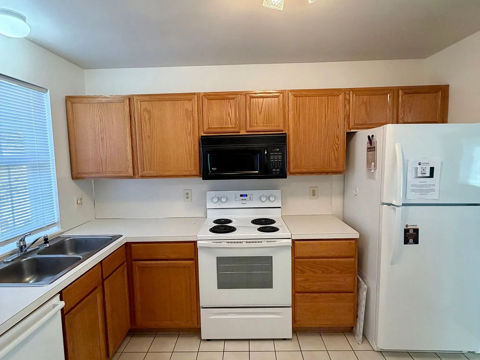2 bed, 2.5 bath, 1144 sqft, $1,600 — Photo 3