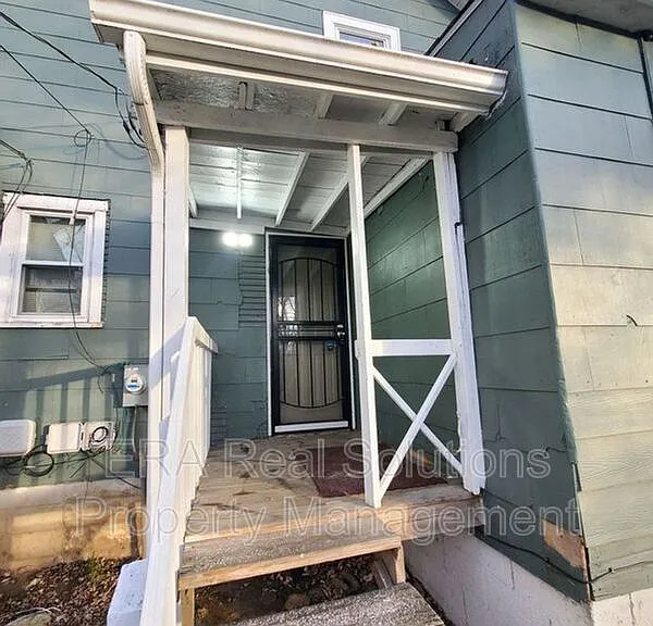 2205 W Sullivant Ave — Photo 6