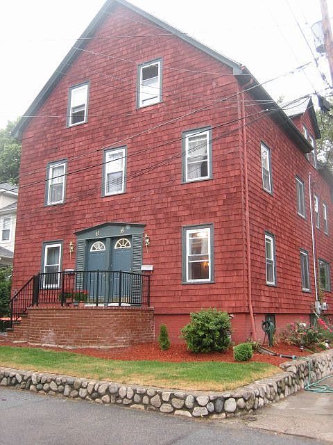 Cranberry stained cedar shingles