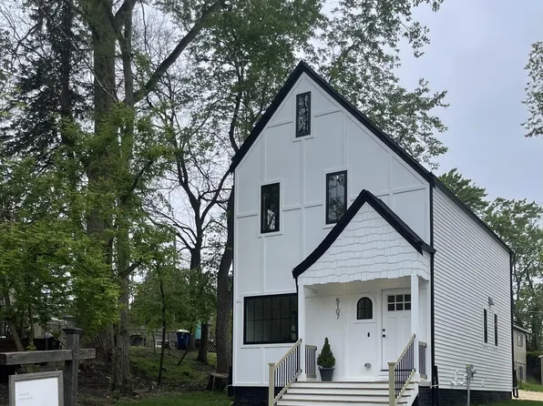 5107 Cheyenne St, Waterford, MI 48327