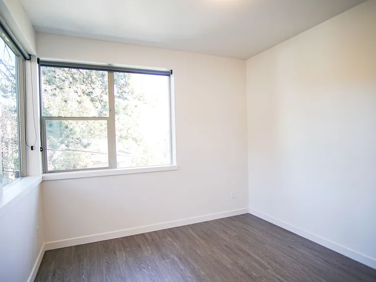 1616 SE Insley St #5 — Photo 8