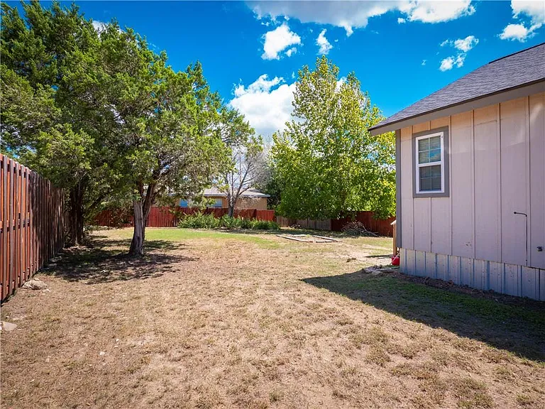 691 Tamarack Dr — Photo 35