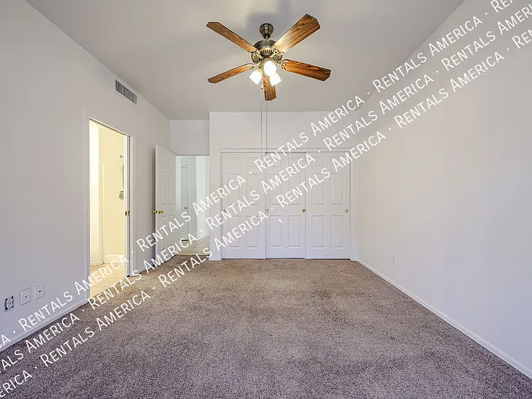 1022 W Westchester Ave — Photo 26