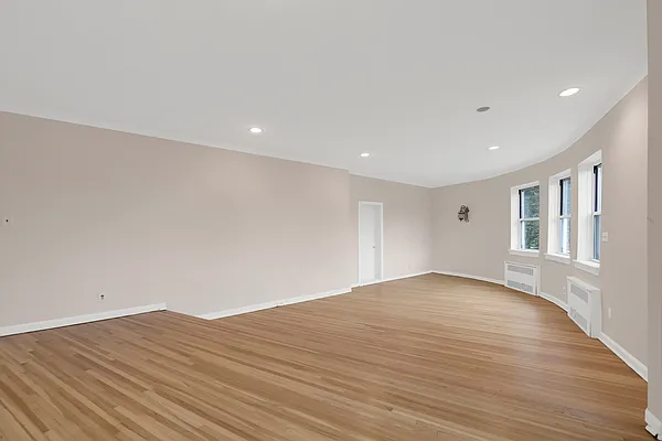 Sold by Remax Real Estate Professionals | media 2