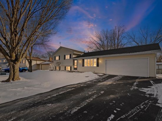 13713 James Ave S, Burnsville, MN 55337