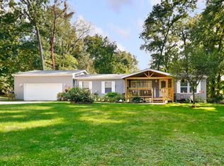 62 E Division Rd, Valparaiso, IN 46383