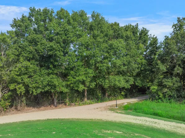 4822 Verot School Rd, Youngsville, LA 70592