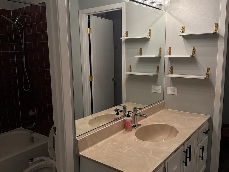 320 Deer Glen Way #D — Photo 9