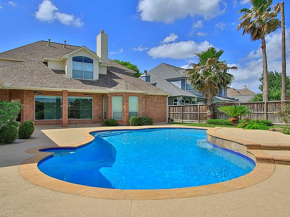 2nd image of 5803 Desert Oak Way