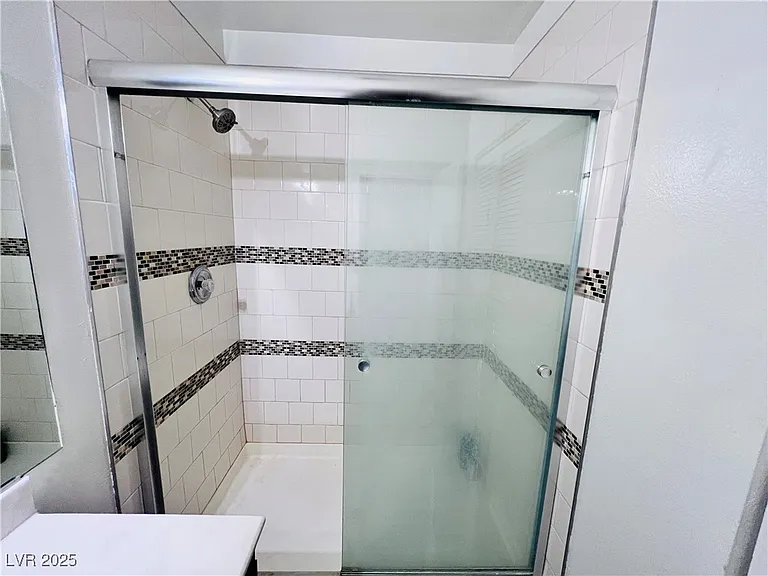 5048 Spencer St #C — Photo 18