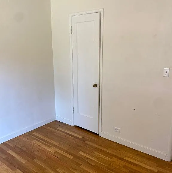1042 Winchester Ave — Photo 9