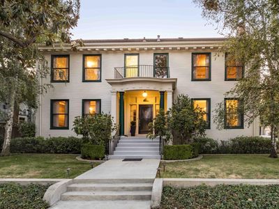 789 University Ave, Palo Alto, CA, 94301