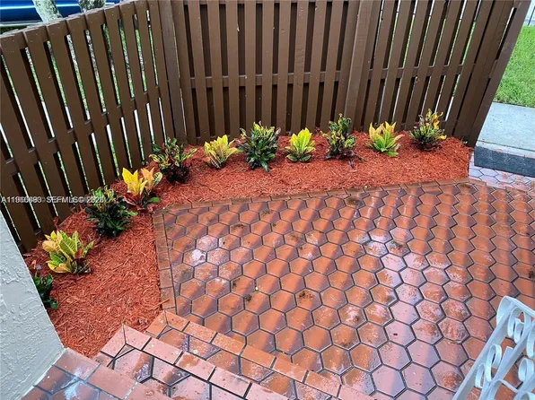 10221 Fontainebleau Blvd APT 203, Miami, FL 33172