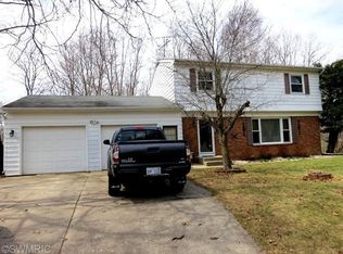 6658 Knollcrest St NE, Rockford, MI 49341