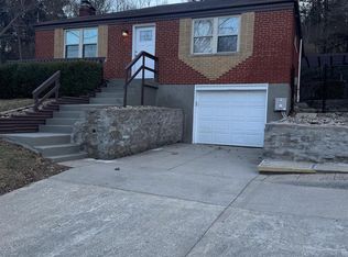 6903 Taylor Rd, Cincinnati, OH 45248