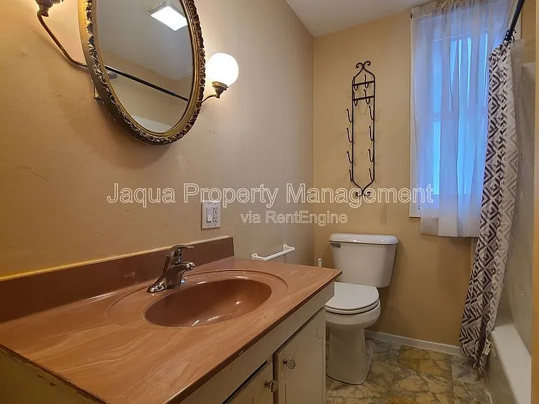 621 State St #1 — Photo 7