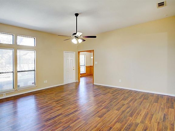 5th image of 2518 McKensie Ln