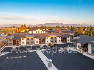 667 E Badger Rd #204, Lynden, WA 98264