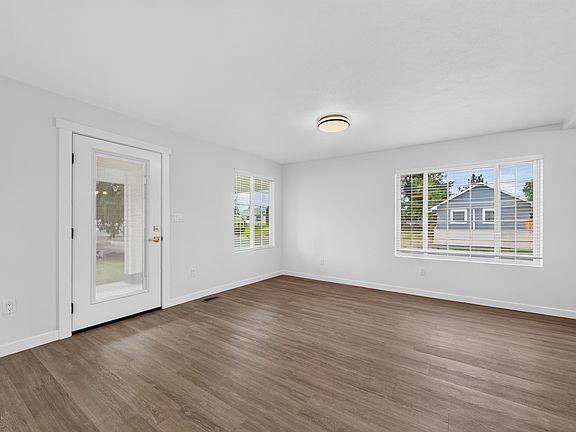 4th image of 5028 N Washington St