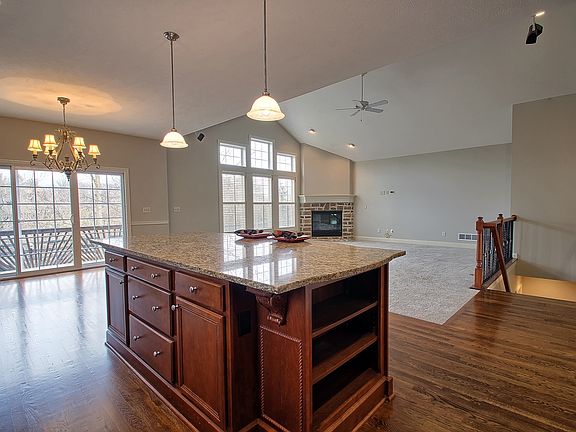 3rd image of 544 Matthews Brook Ln