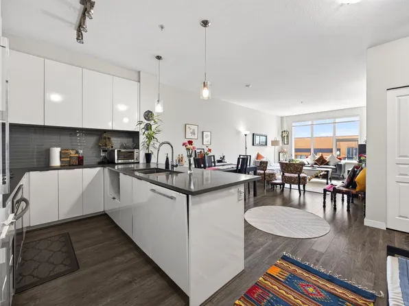 9311 Alexandra Rd #427, Richmond, BC V6X 0L8